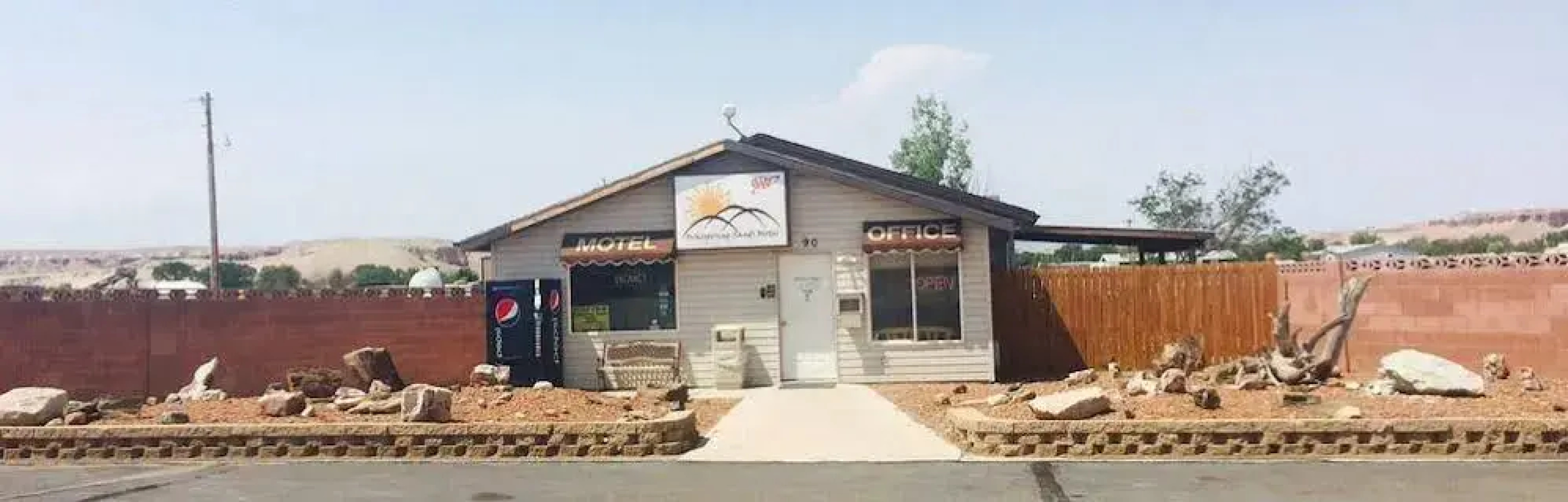 Whispering Sands Motel