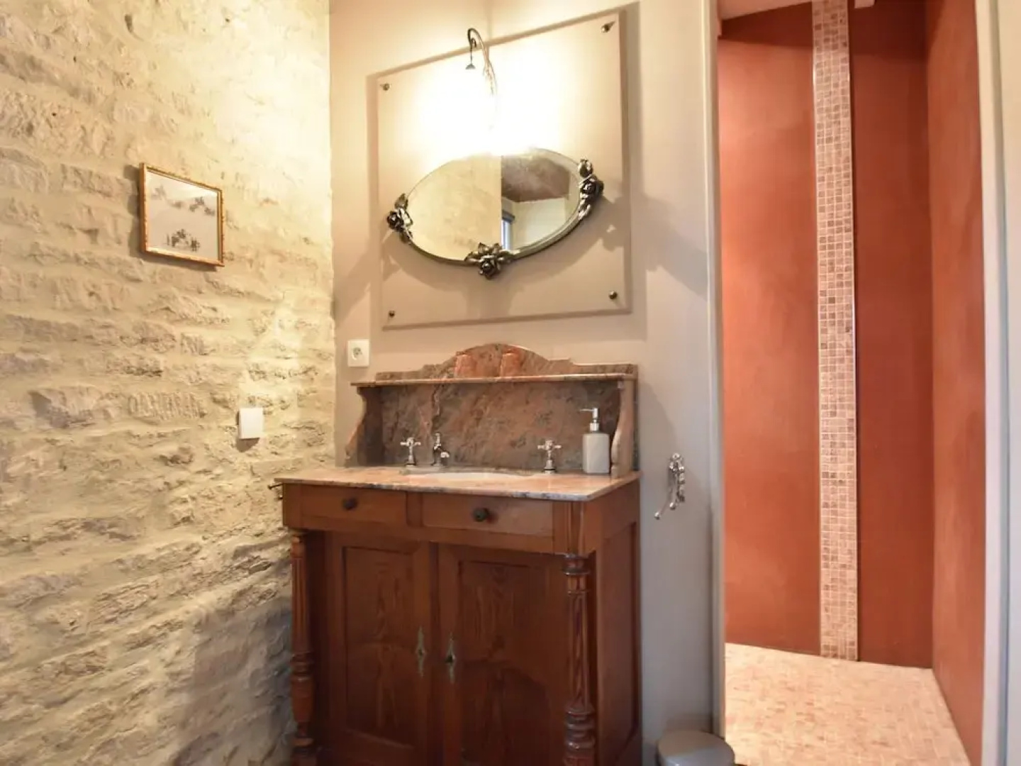 Luxurious Mansion in Castle Grounds in Lantheuil