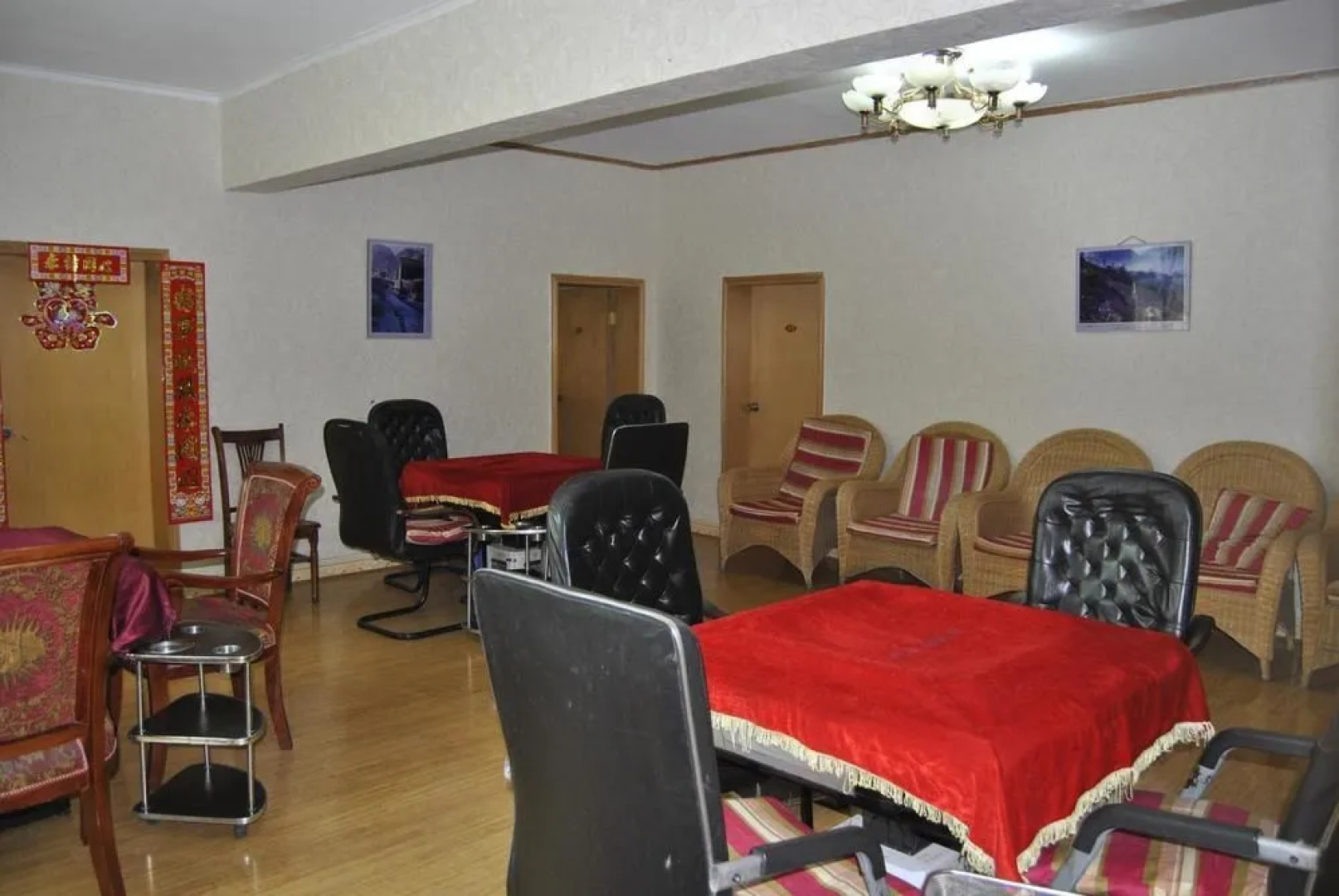 Lixian County Taoping Qiang Village Erma Inn