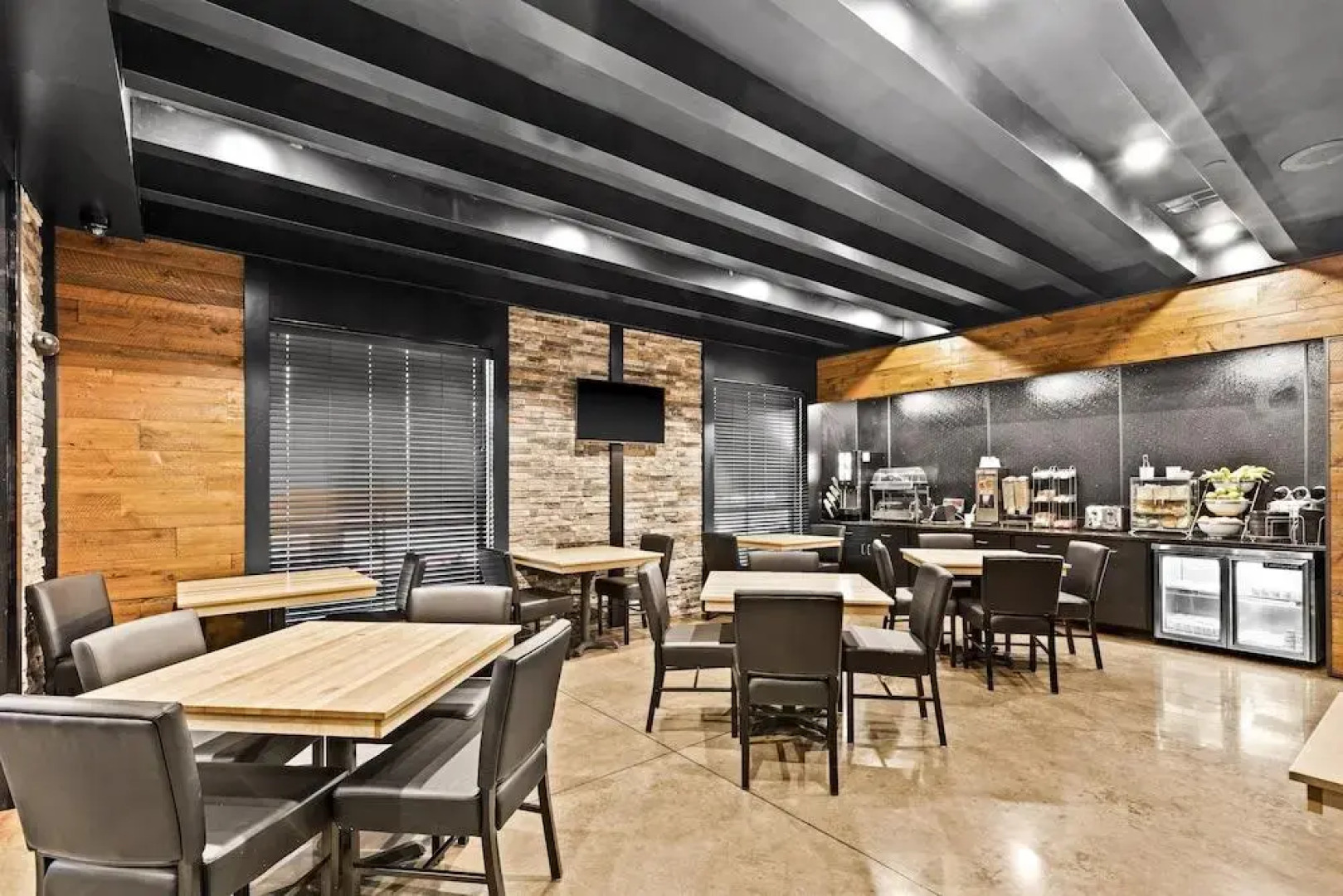 Cobblestone Hotel & Suites - Superior