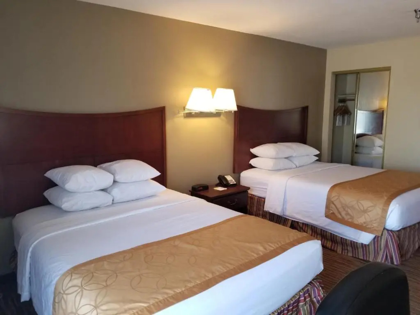 Days Inn & Suites Red Rock-Gallup