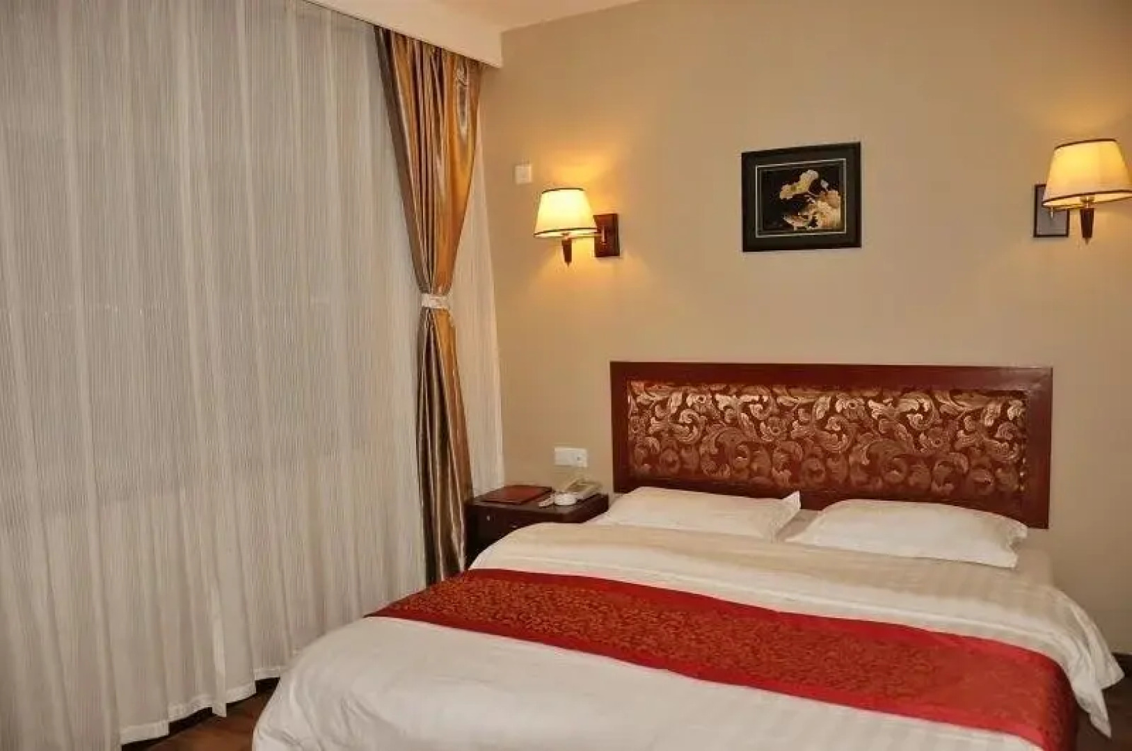 Longyi Business Hotel