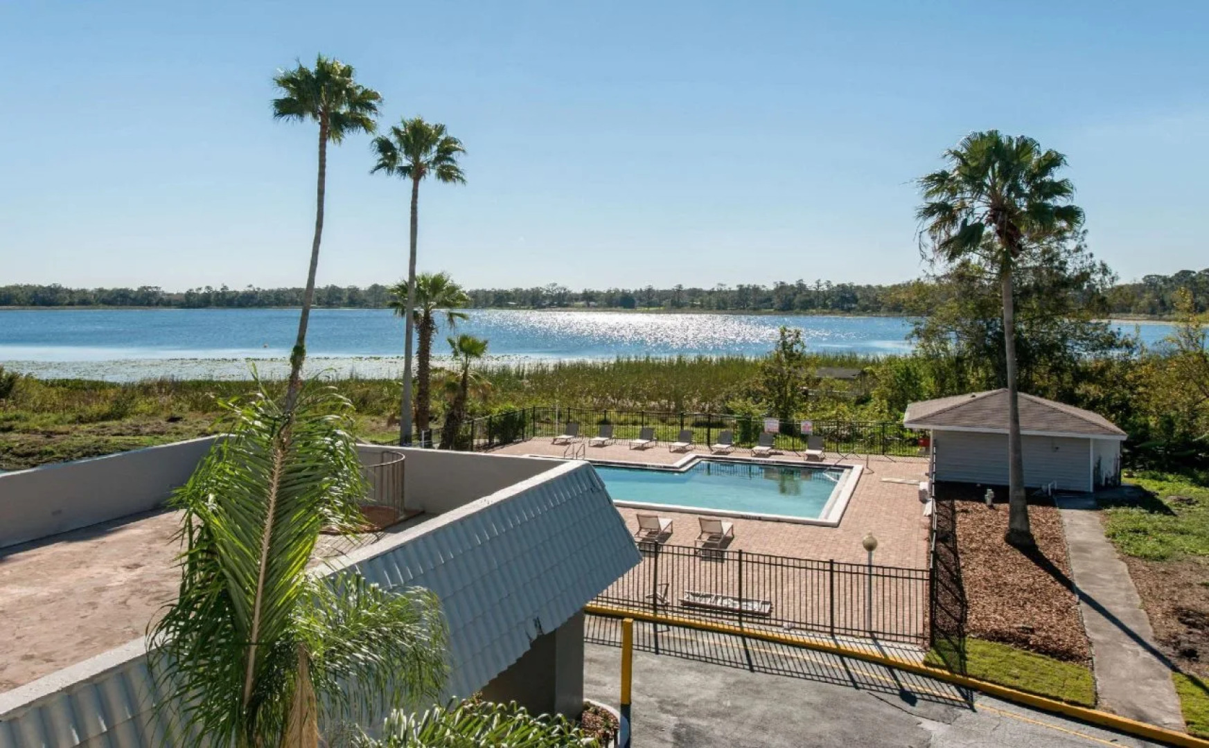 Palazzo Lakeside Hotel