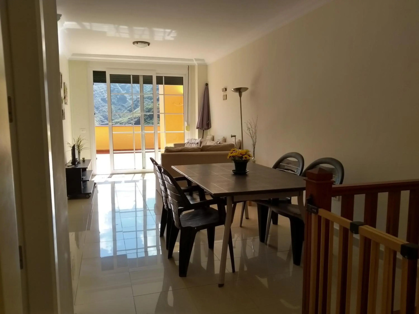 Playa Y Montaña: Naturaleza Y Armonía