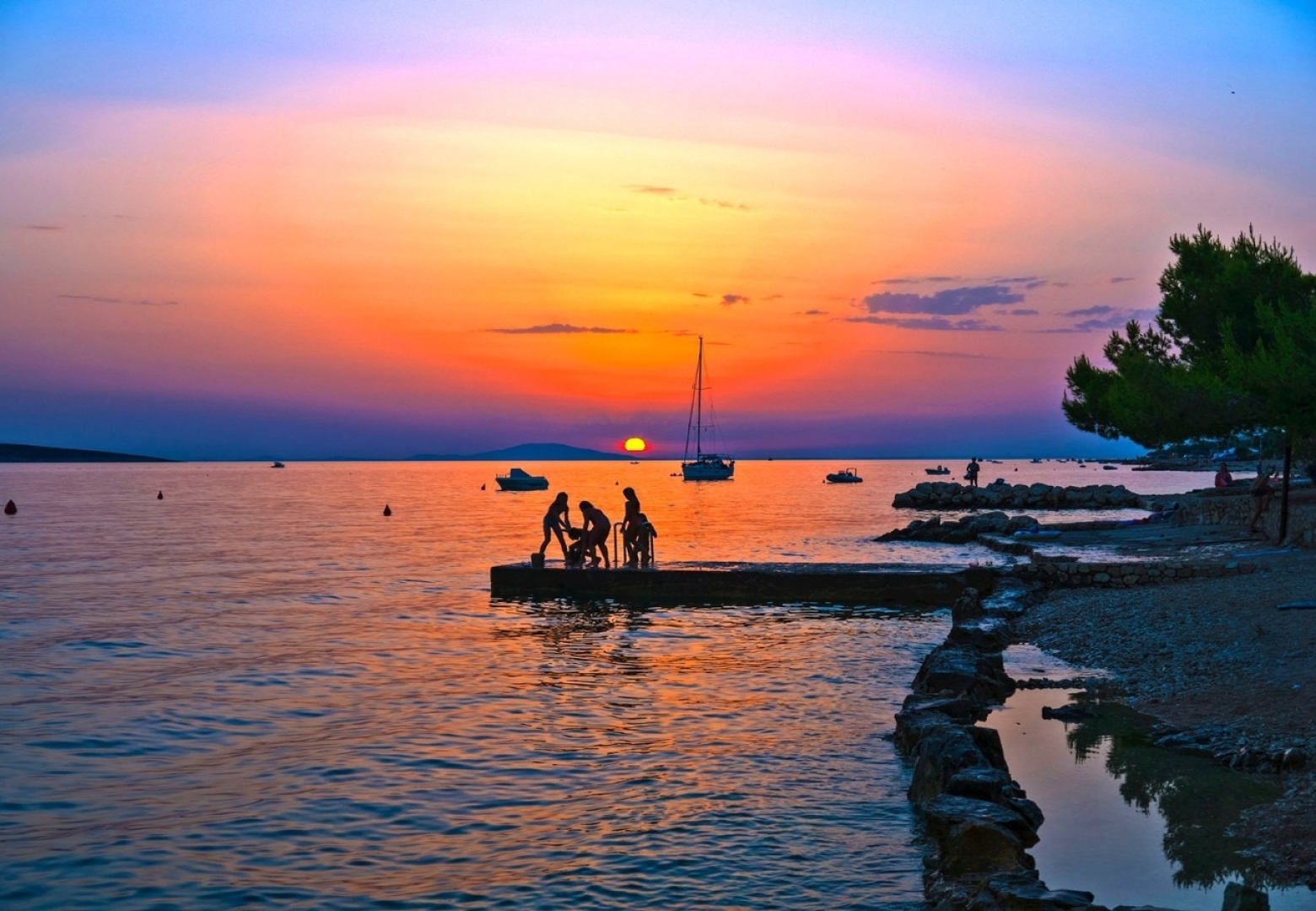 Holiday house Mare - 50 m from beach: Mandre, Island Pag