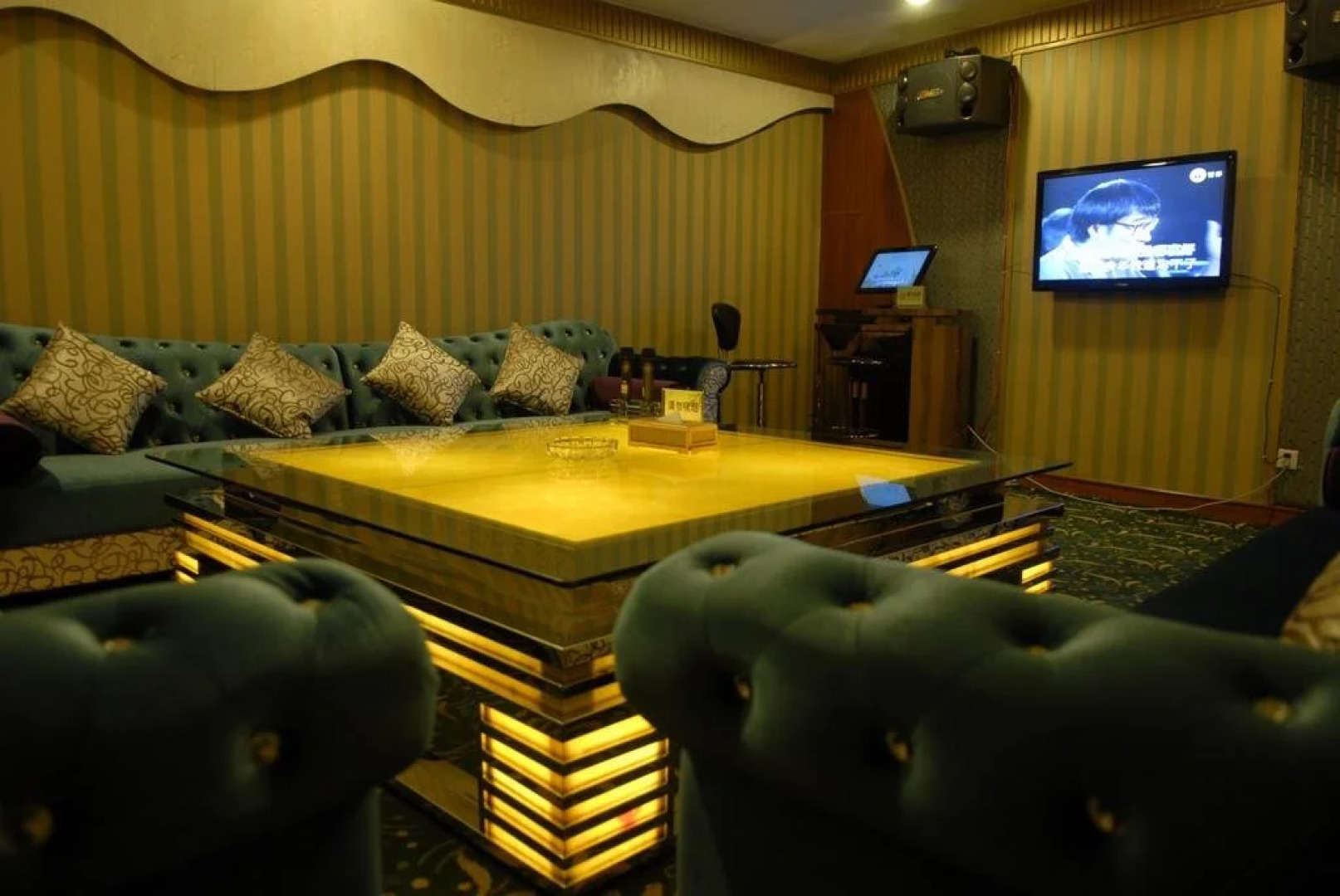 Sunny Holiday Resort