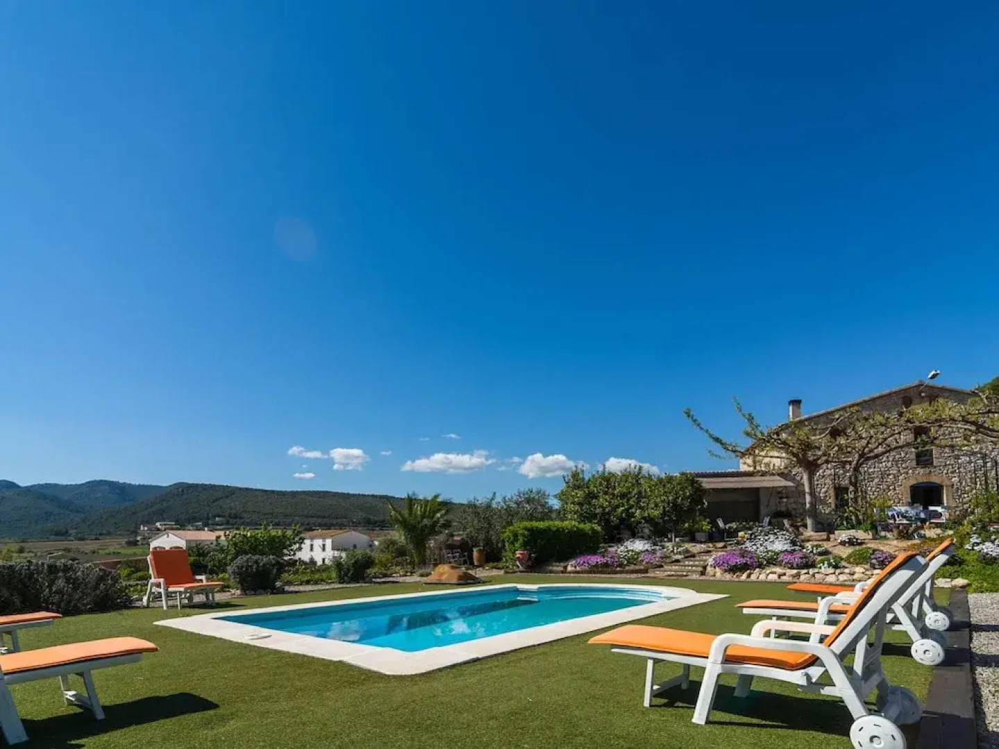 Luxurious Mansion in la Múnia With Swimming Pool and Views