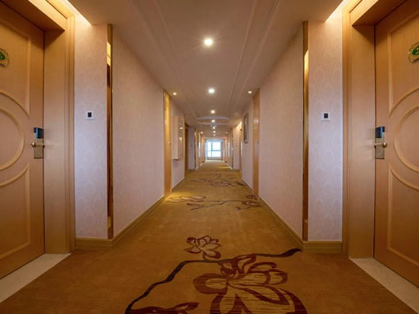 Vienna International Hotel Meizhou Dingzi Bridge