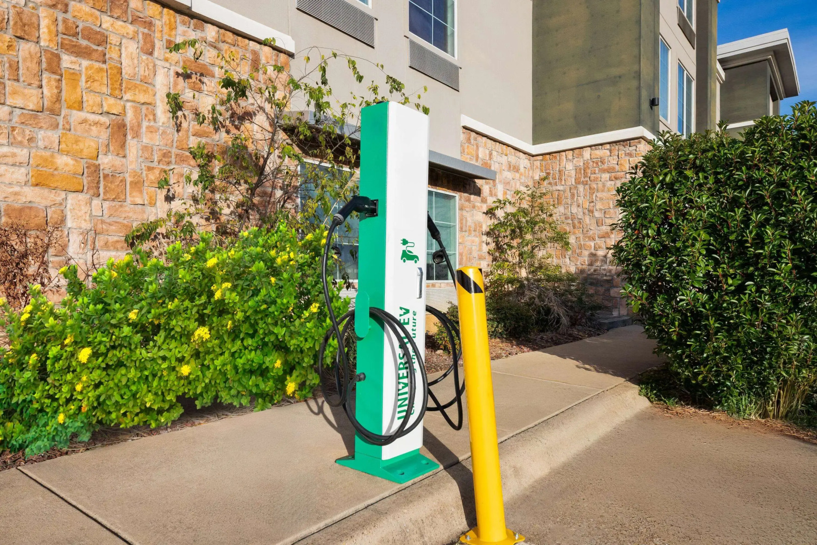 La Quinta Inn & Suites by Wyndham Ft. Worth - Forest Hill TX