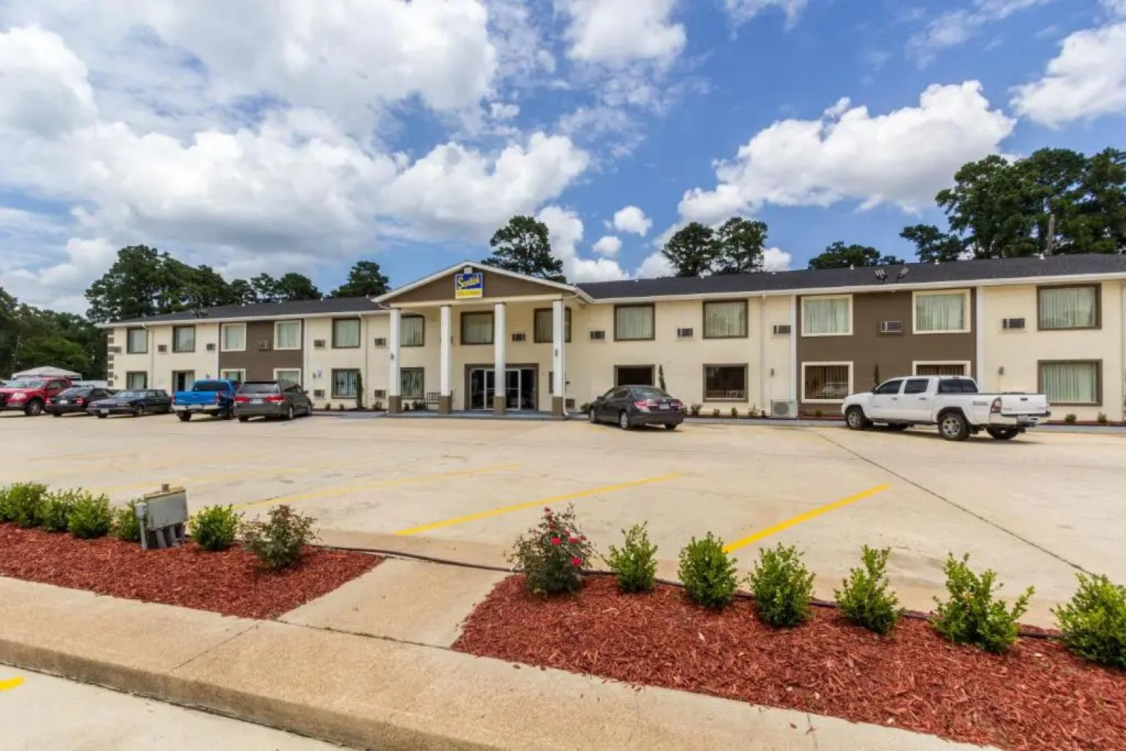 Scottish Inn and Suites