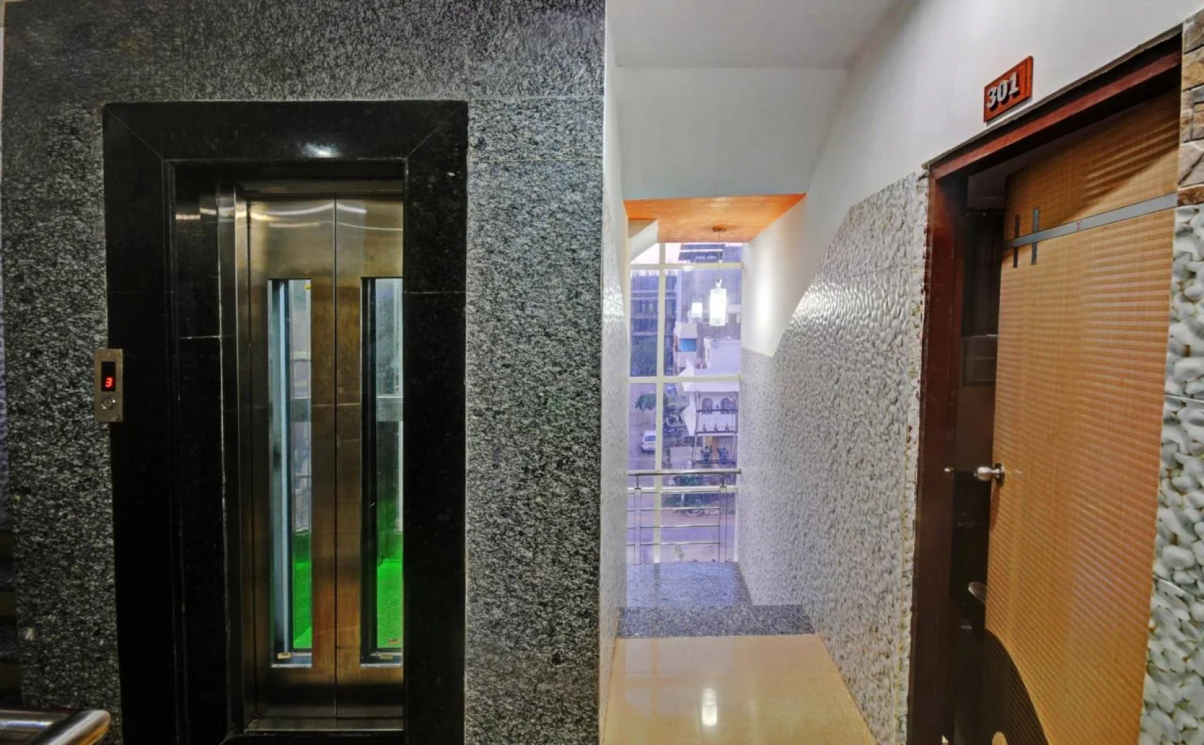 Omni Plaza