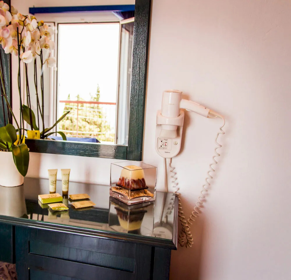 Hotel Klonos - Kyriakos Klonos