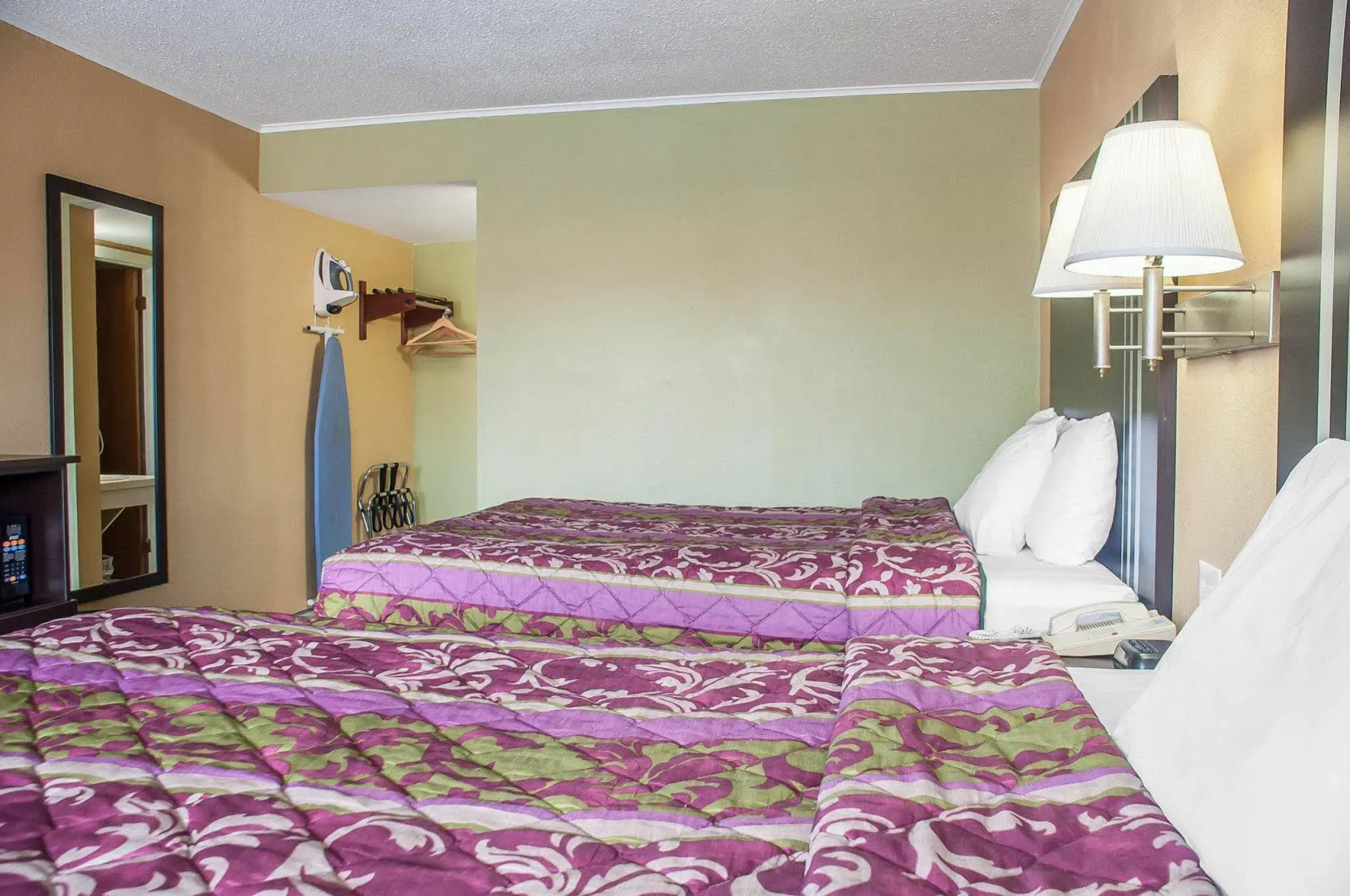 Amherst Inn & Suites