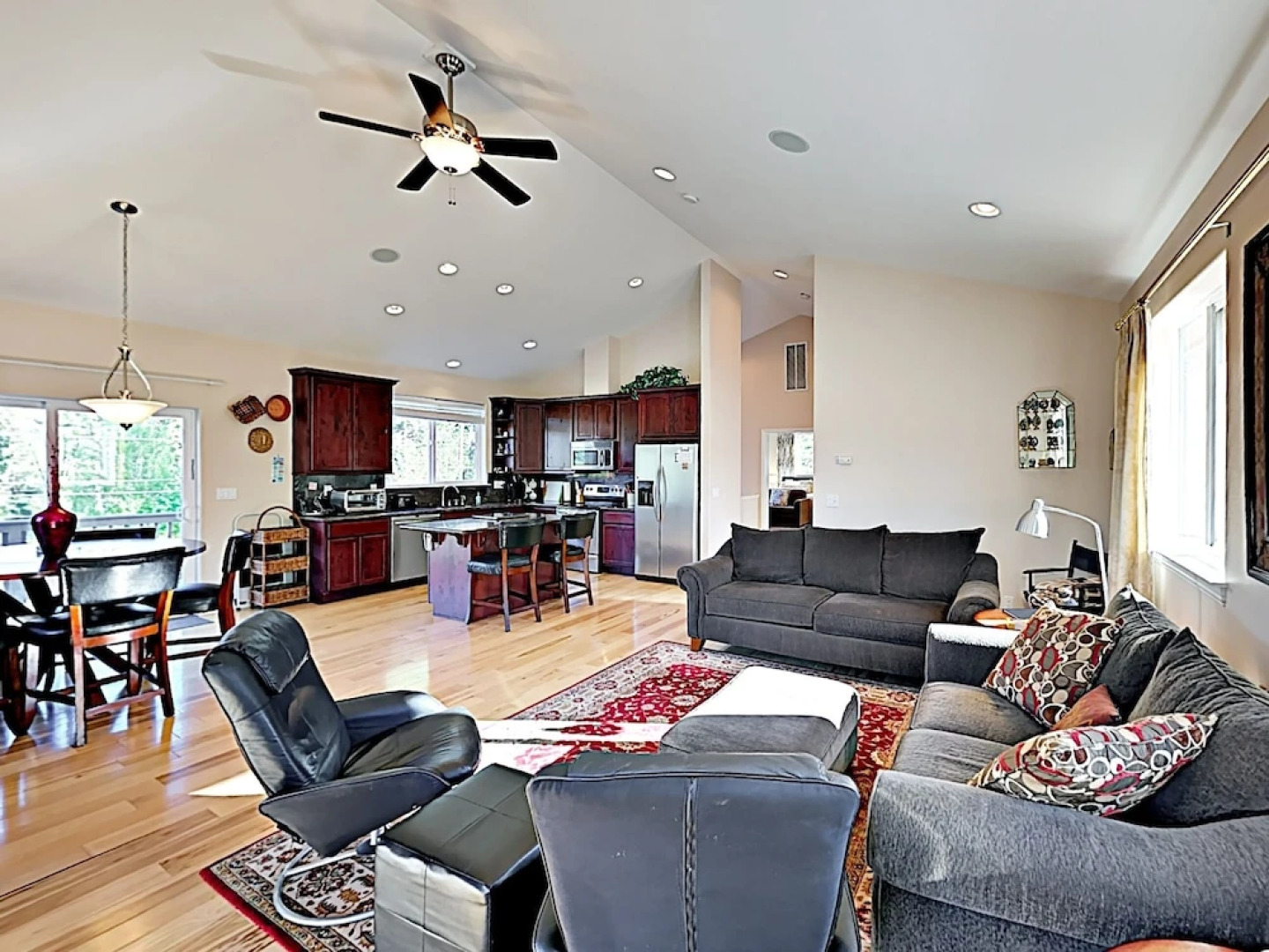 New Listing! Mountain-View Eden W/ Spacious Balcony Home