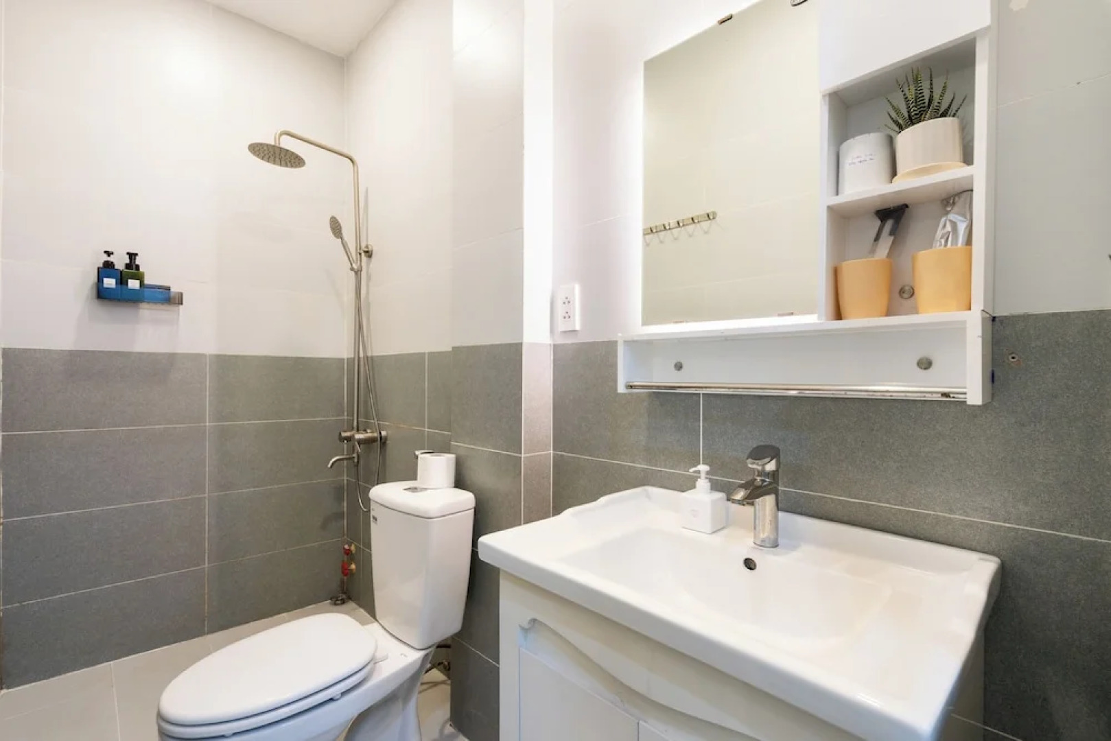 Ekomo Home 102 - Central Saigon