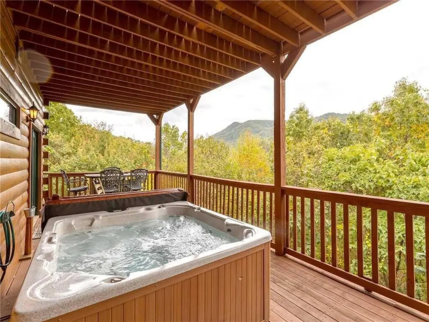 A Majestic View III 3 Bedroom Home with Hot Tub