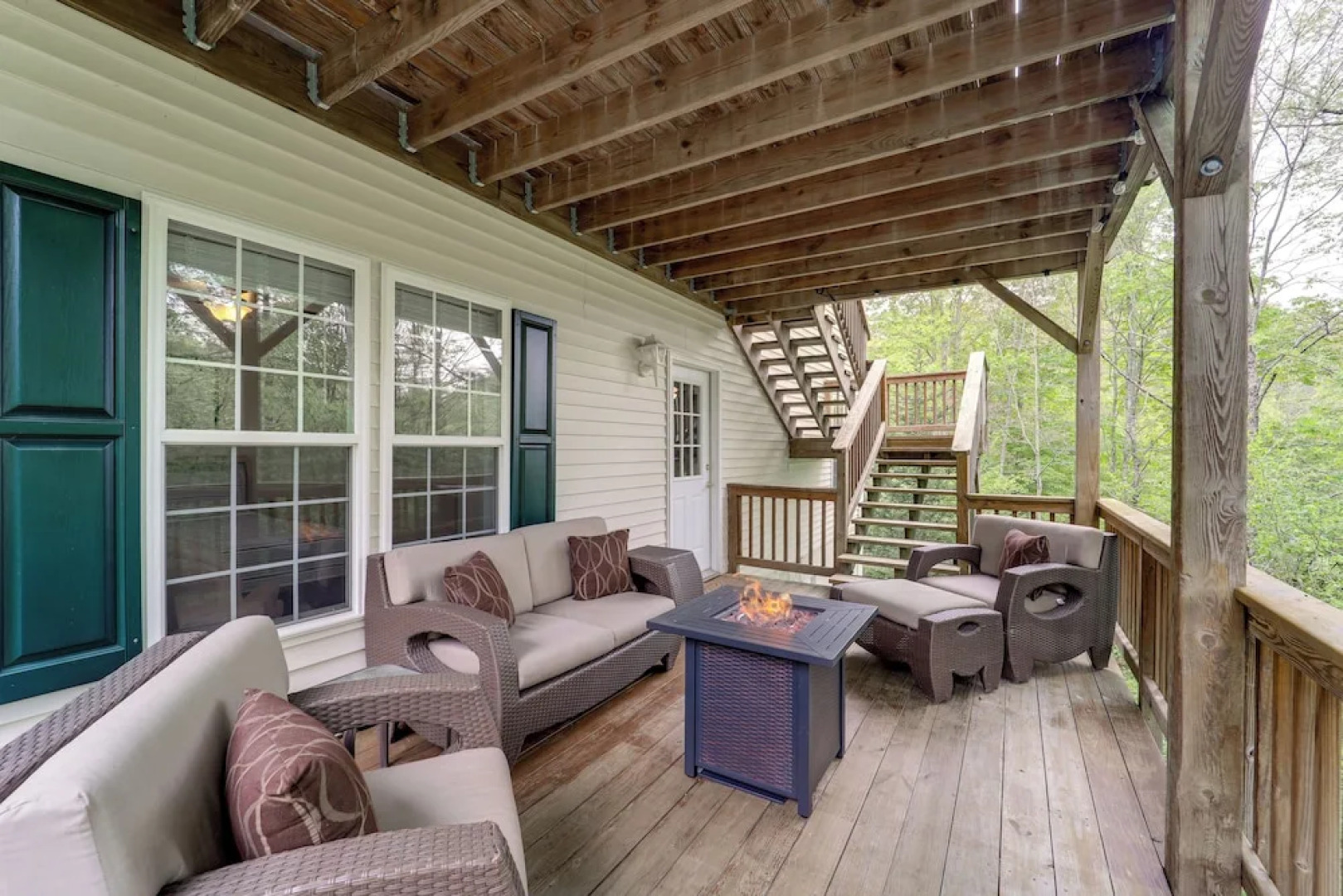 9 Mi to Sugar Mountain: Newland Cabin w/ Fire Pit!