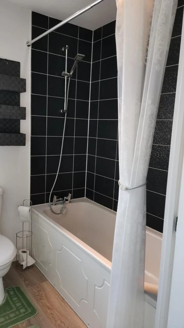 Olive and Carol's Beautiful 3-bed House in Walsall