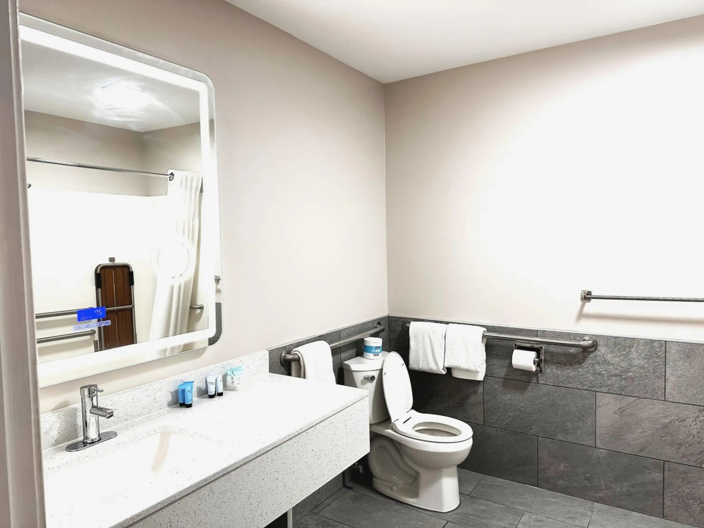 Spruce Lane Lodge and Cottages