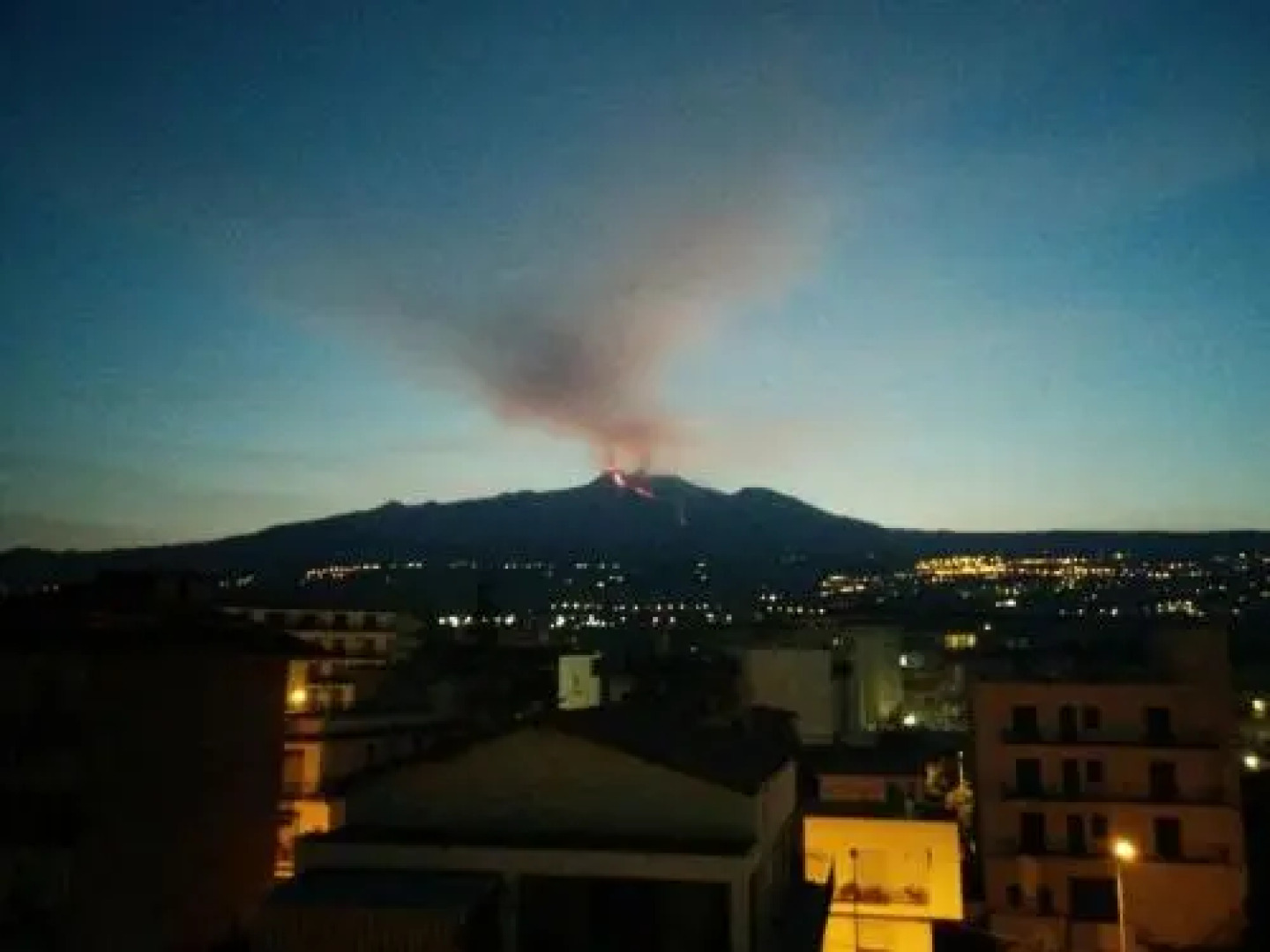 Attico con panorama su Etna e Taormina