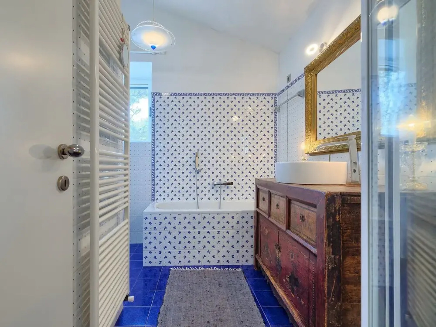 Moira Katoro in Katoro