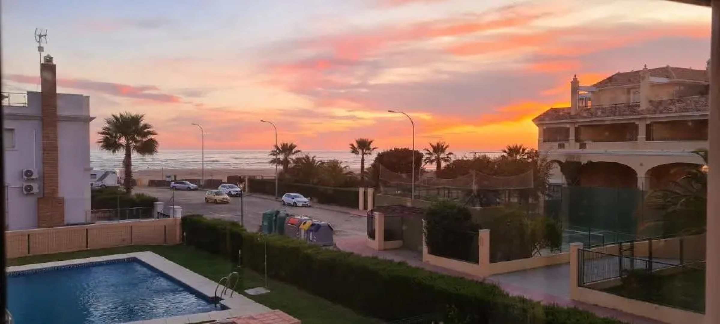 Mirando al mar y lleno de luz VFT/HU/01857