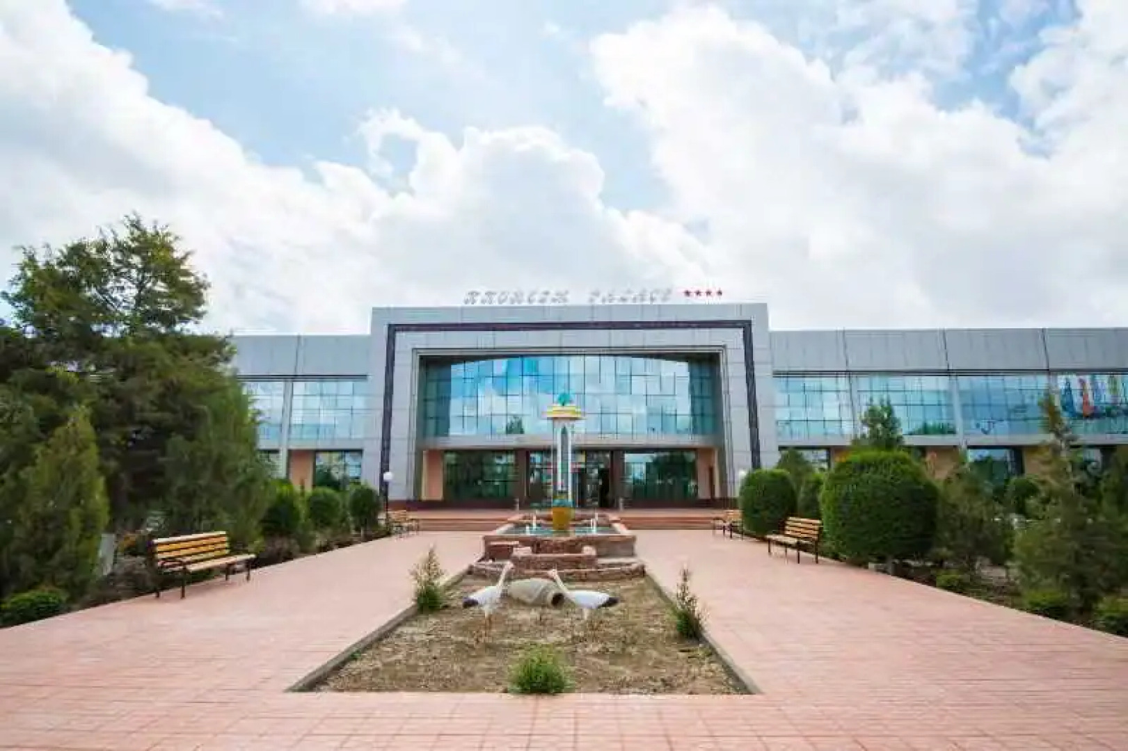 Khorezm Palace (Хорезм Пэлэс)