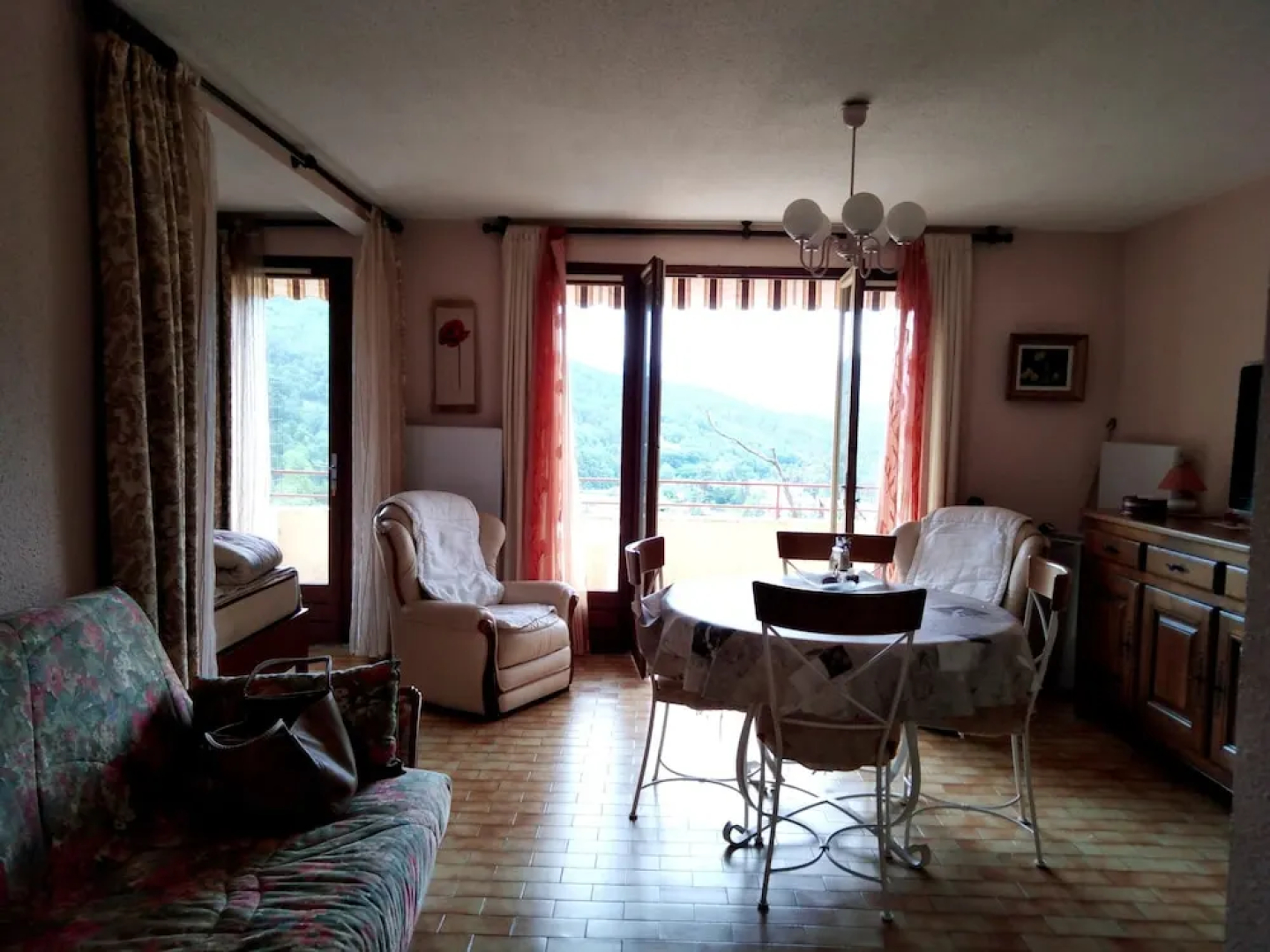 Apartment With one Bedroom in Vernet-les-bains, With Wonderful Mountain View, Terrace and Wifi
