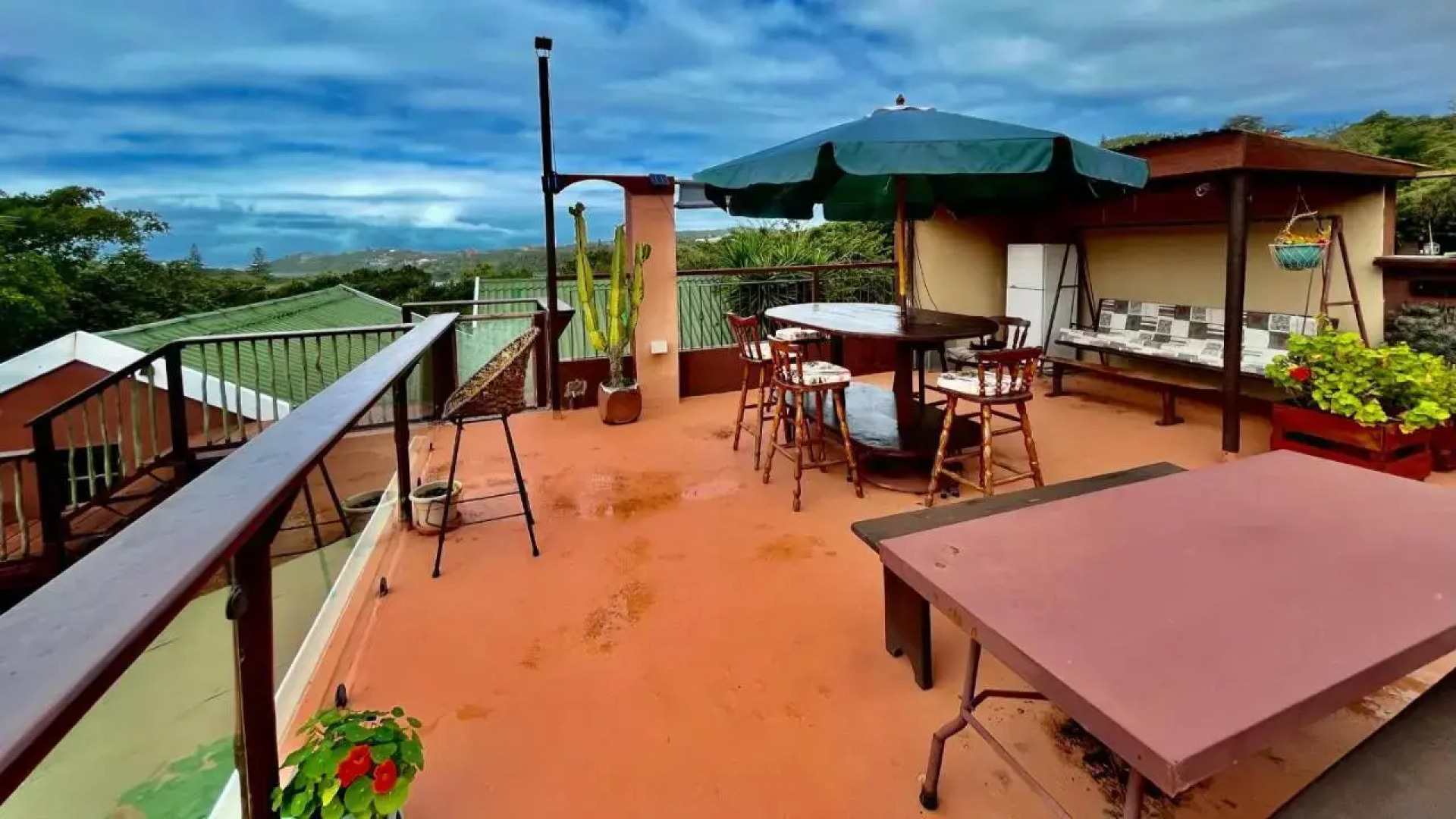 Open Plan Lagoon View Chalet