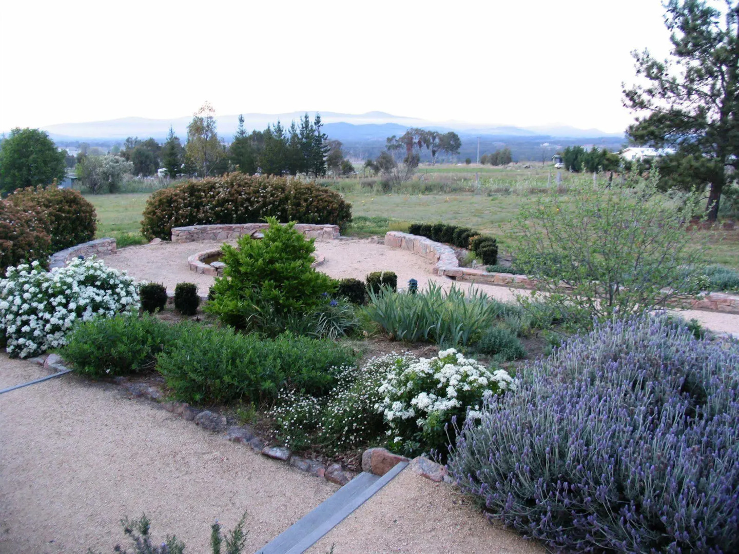 Vineyard Cottages & Cafe