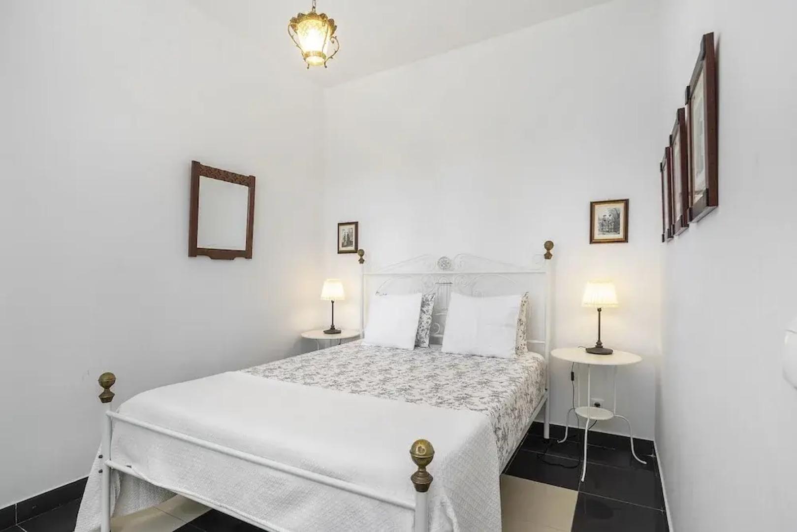Amazing House In Carcavelos Historical Center W/ Private Patio & Bbq