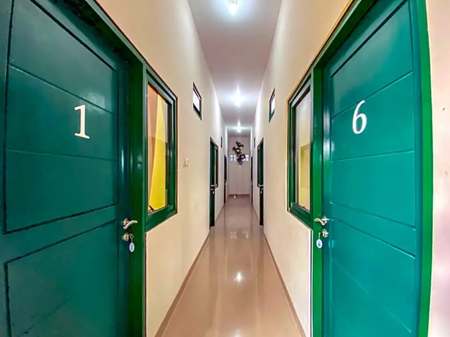 RedDoorz Syariah near Taman Bunga Adipura Sampang