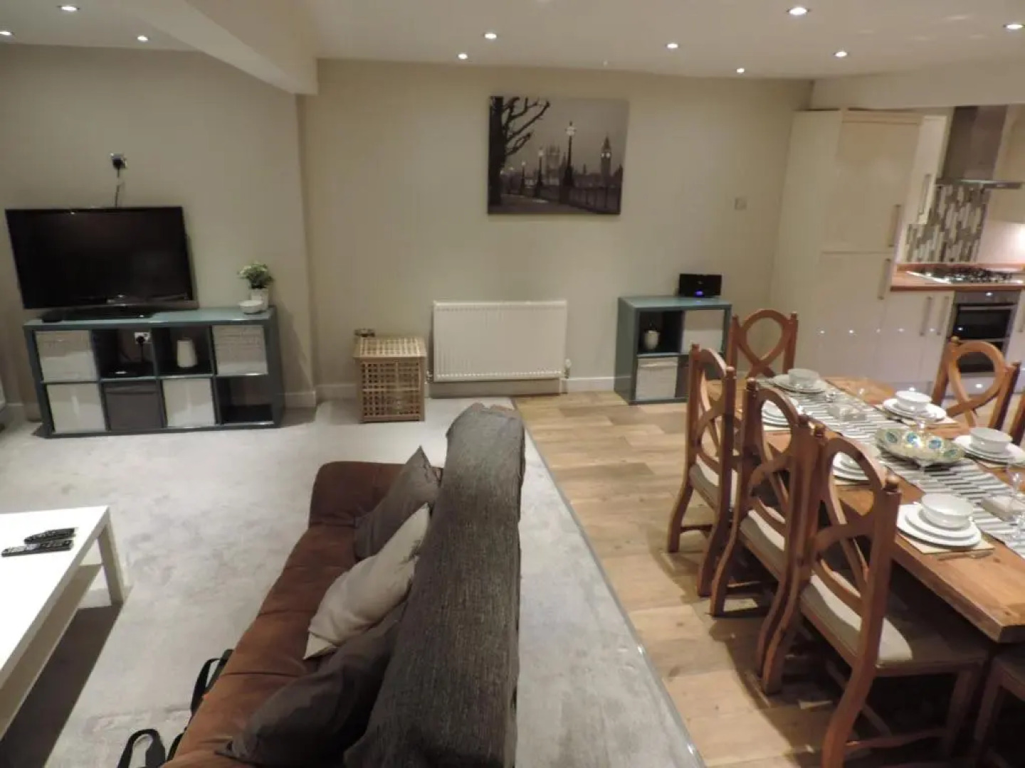 4 Bed Farnborough Air Accommodation