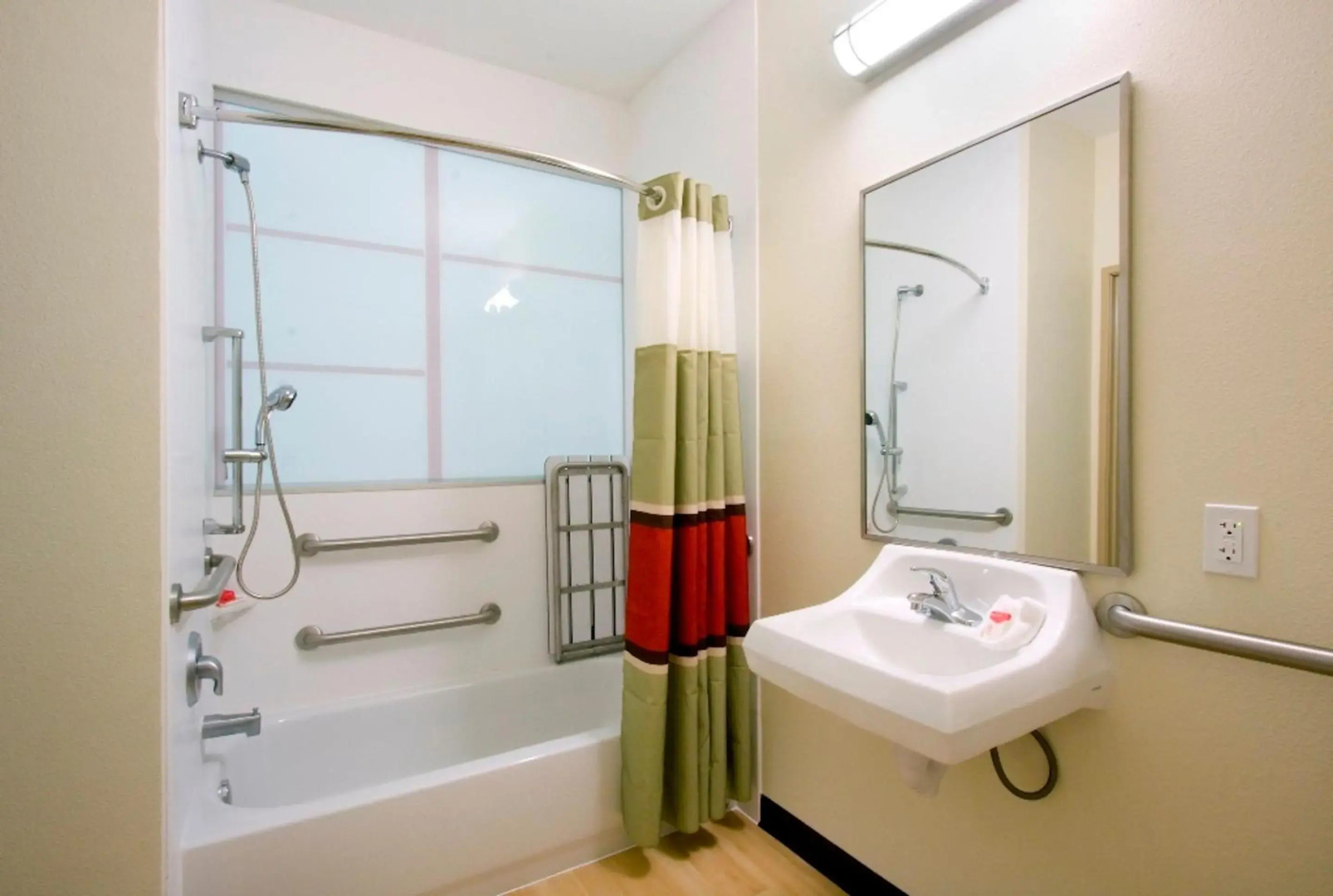 Red Roof Inn & Suites Beaumont