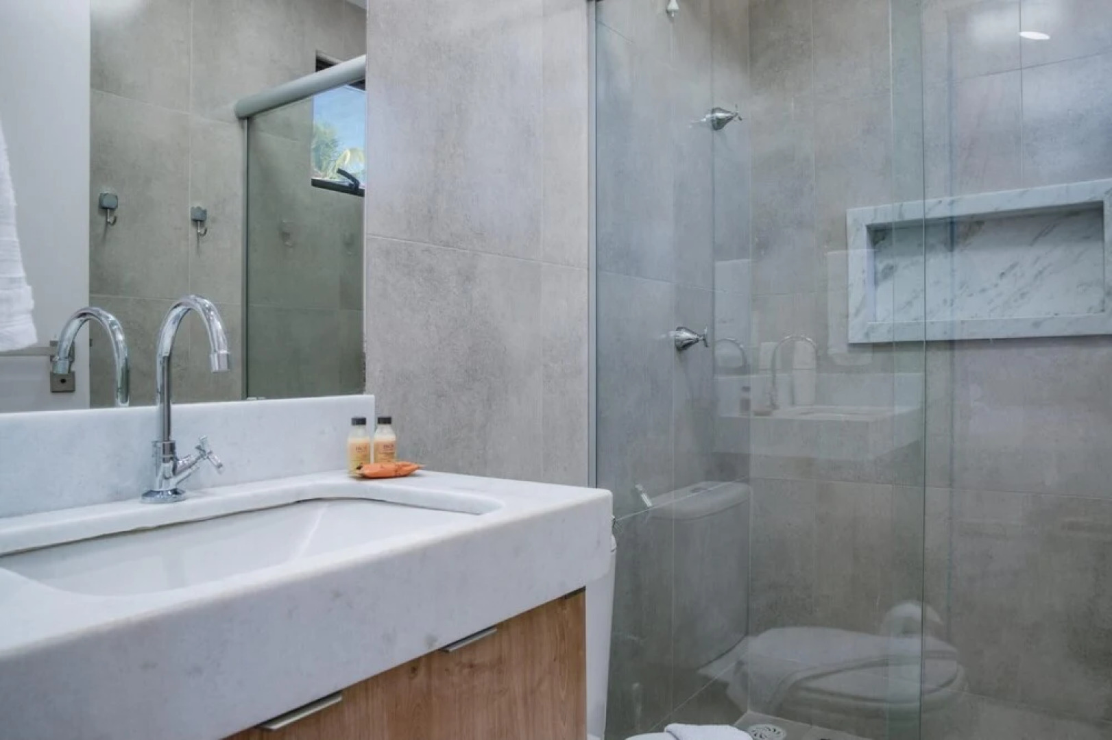 Casa com Piscina Privativa Condom nio p na Areia