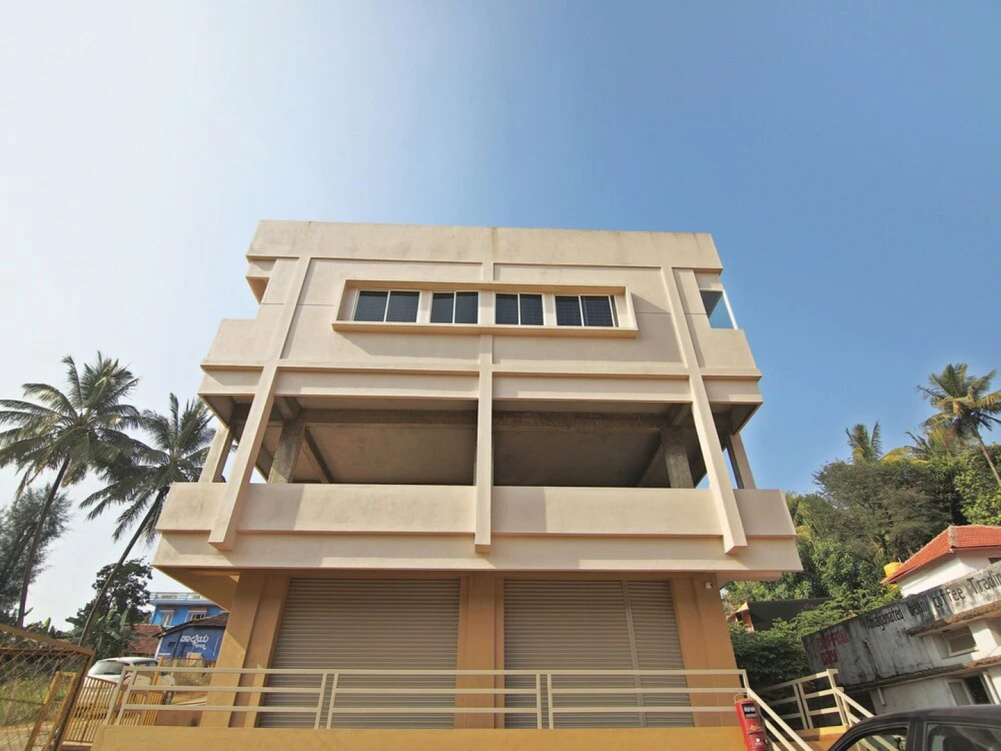 OYO 26718 The Mayura Residency