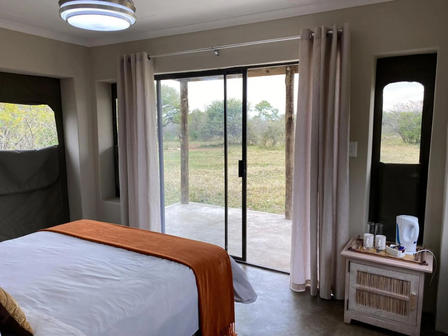 Sunset Lodge & Safaris