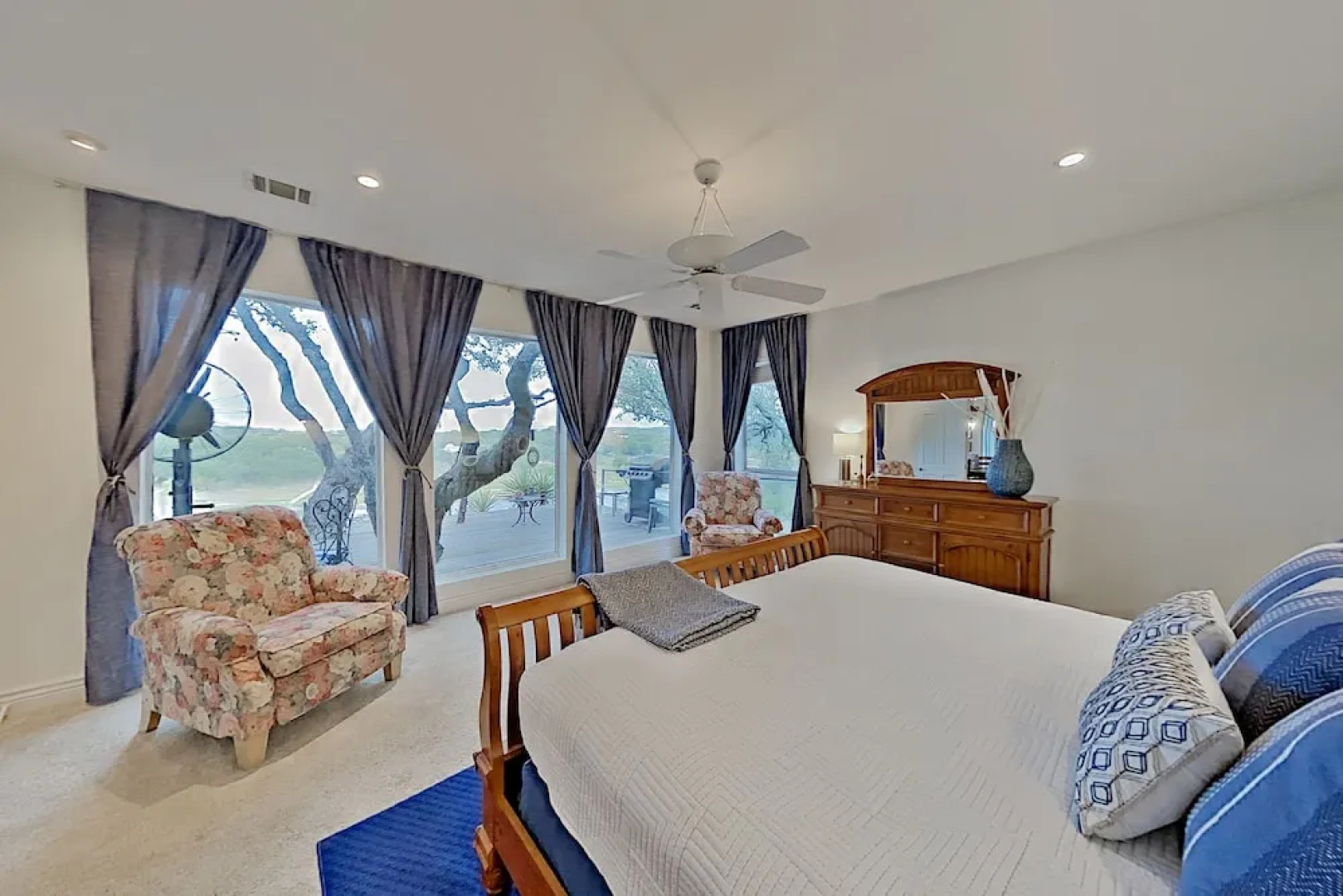 4BR 3BA Spicewood House with Impressive Views by RedAwning