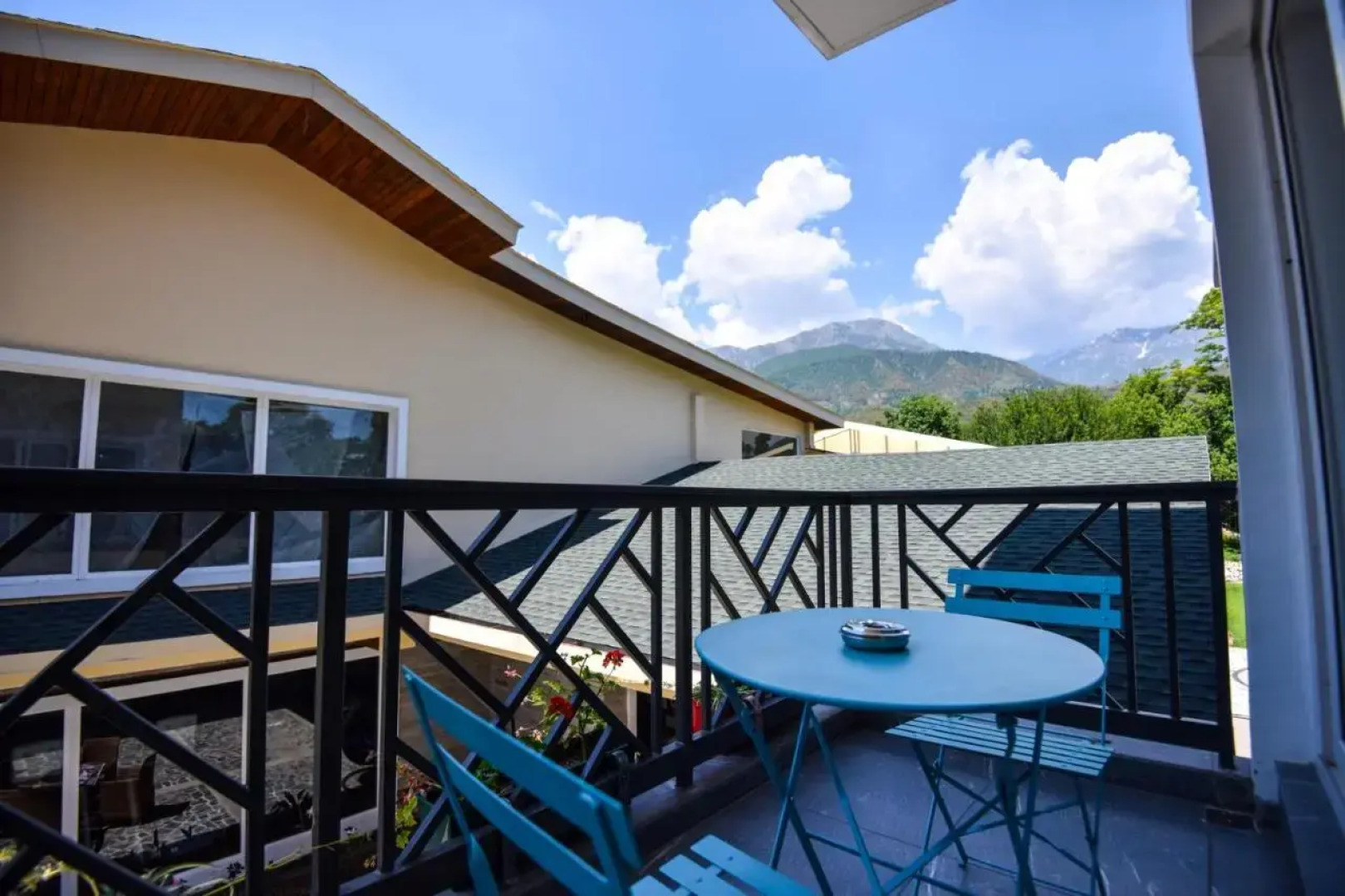 Infinitea Tea Garden Resort