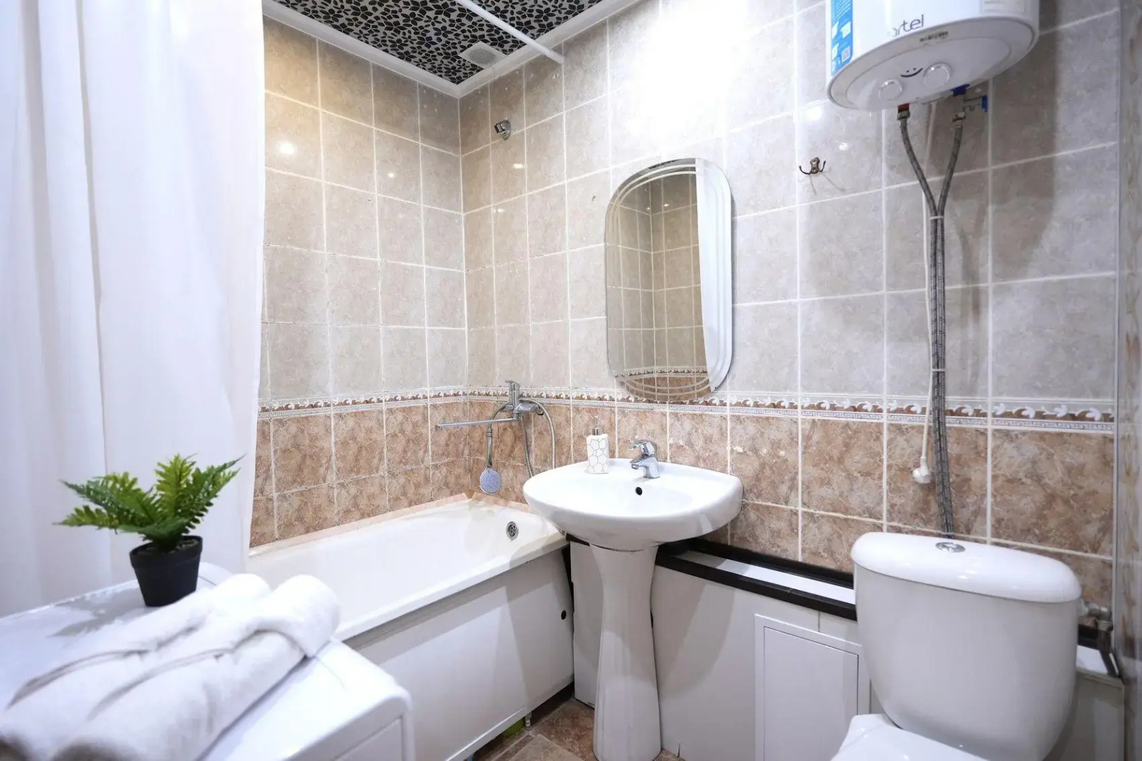 Пять звезд на Ленина 13