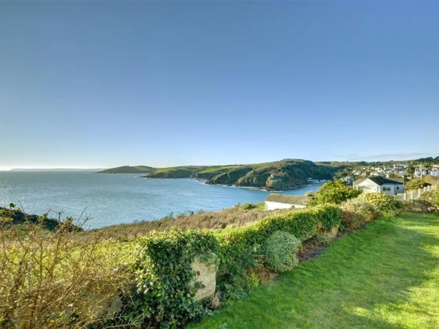 Detached Holiday Home With Garden and Unhindered View of Beautiful Nature and sea