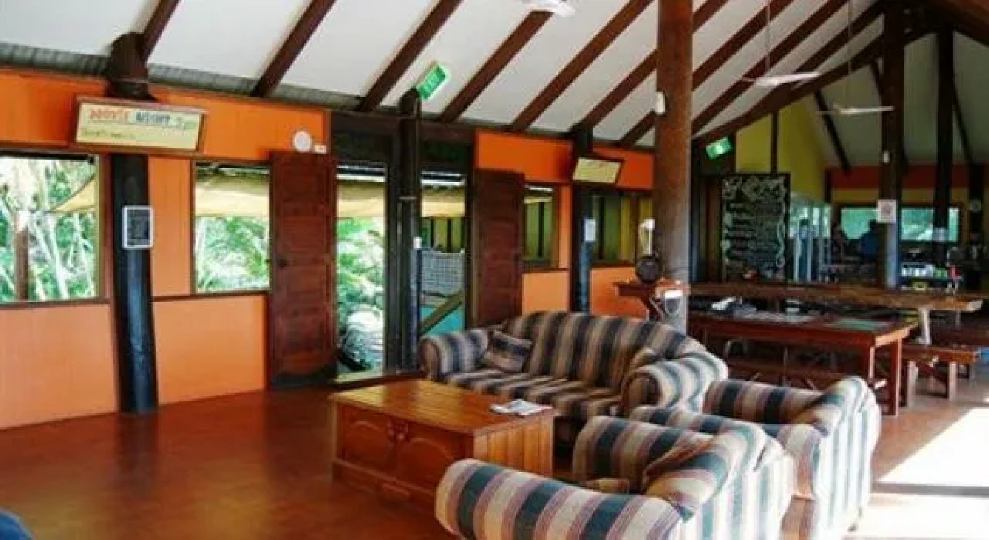 Jackaroo Treehouse Mission Beach - Hostel