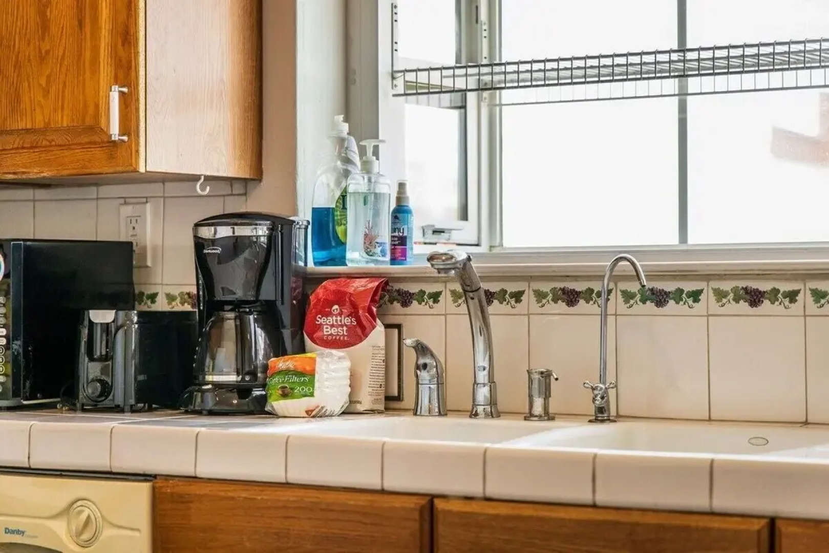 Large and Bright 3 Bedroom With Room For 7