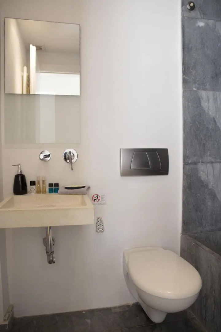 Infinity White Complex