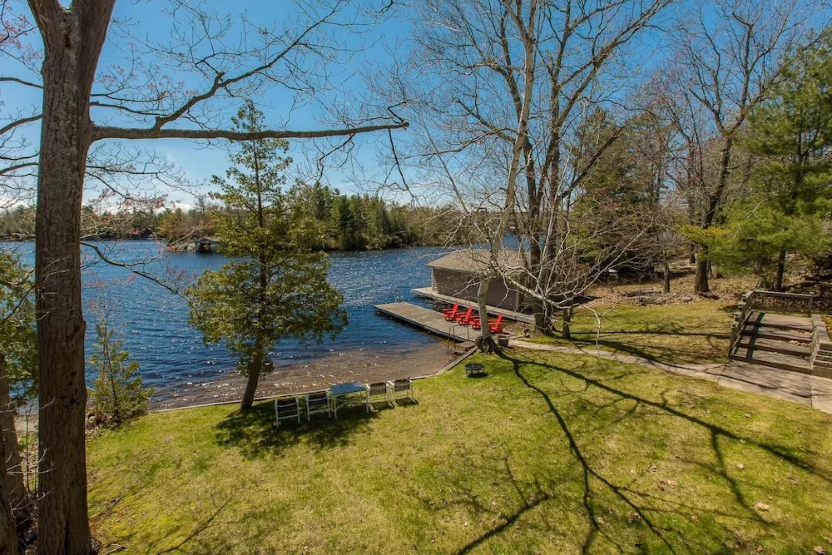 Endless Summers ~ Fabulous oasis with a designer’s touch!