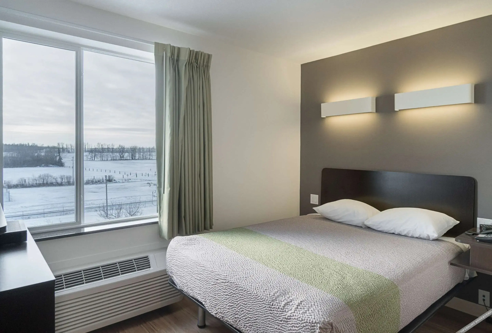 Studio 6-Bruderheim, AB