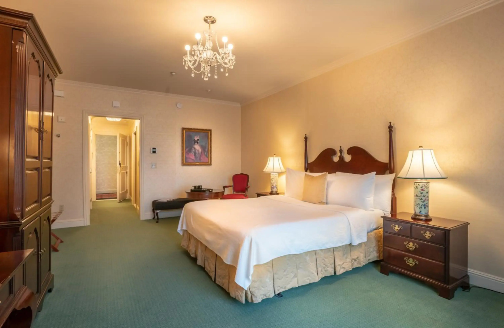 Bristol Hotel, Boutique Collection