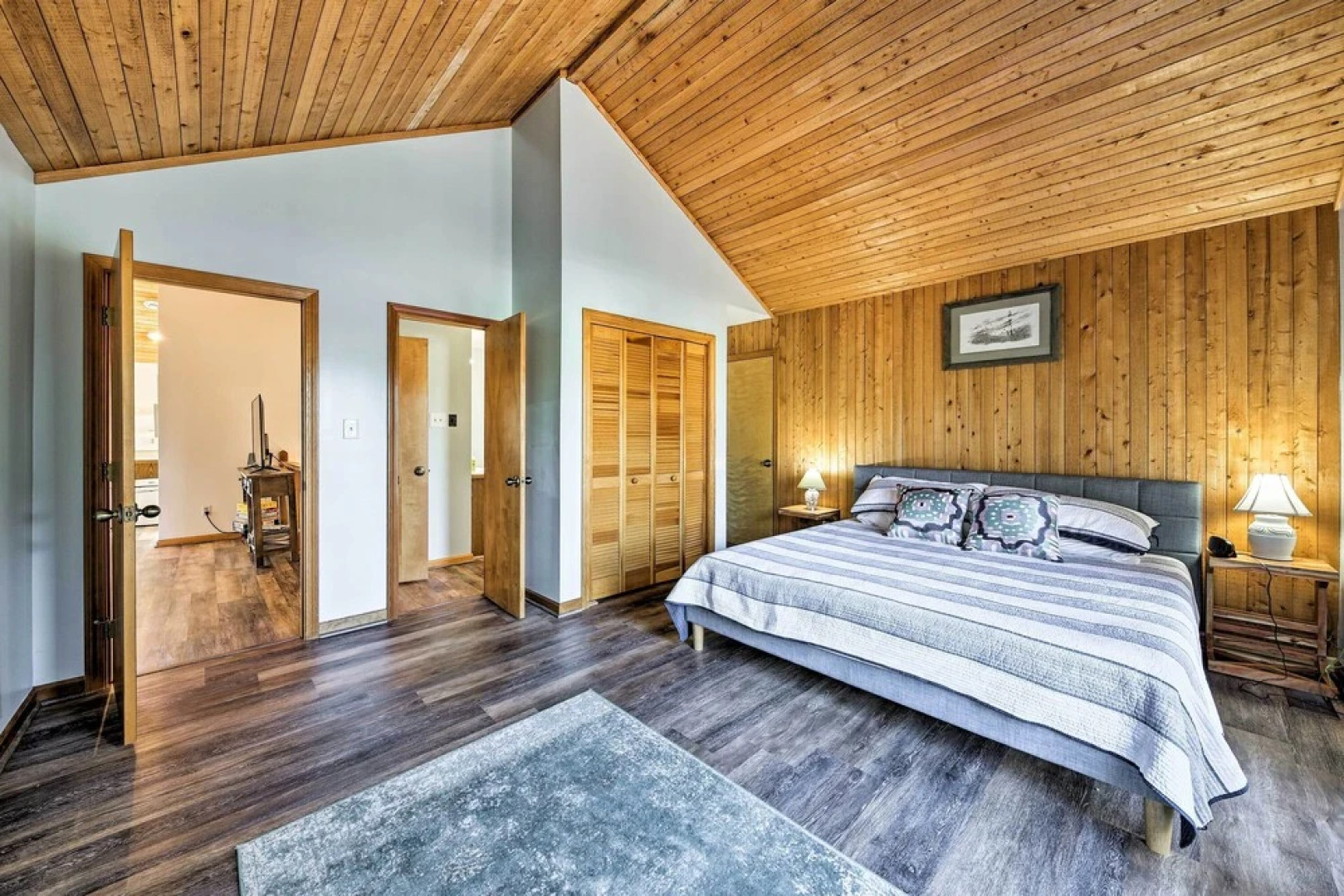 Bright Southern Shores Family Home < 1 Mi to Beach