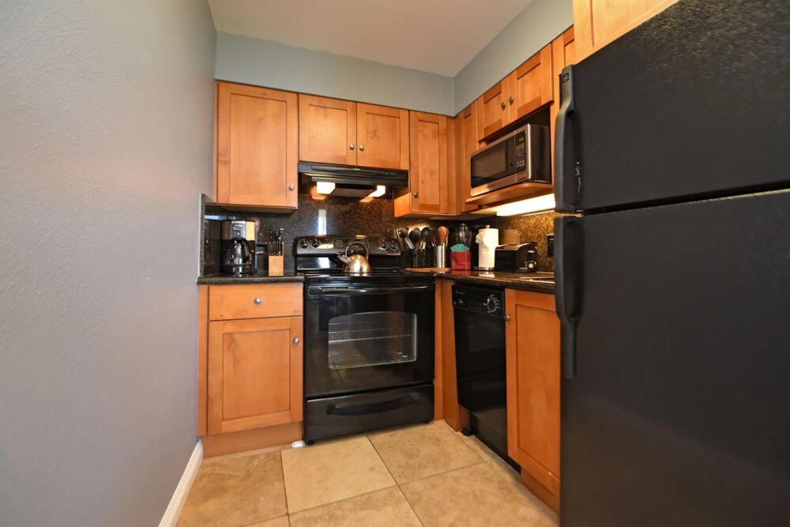 Paki Maui 207 by RedAwning