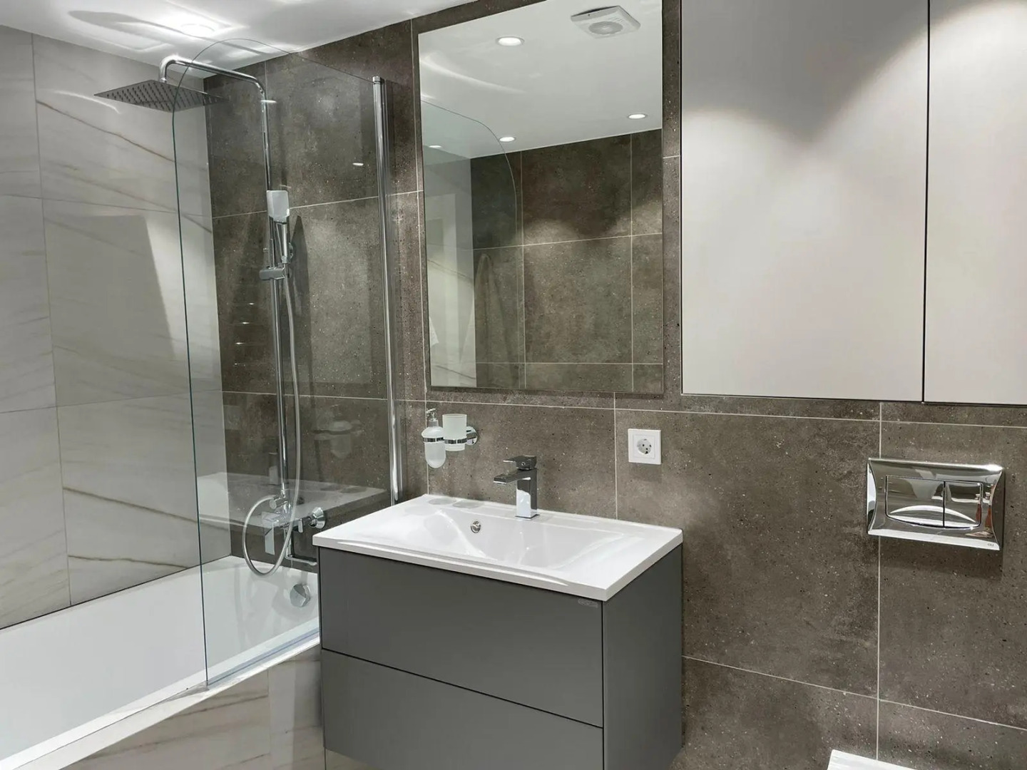 Море тут на улице Львовская